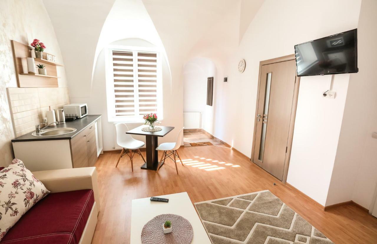 Serenity House Apartments ซีบิว ภายนอก รูปภาพ
